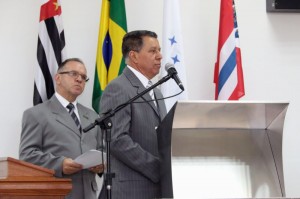 Vereador Zaqueu Rangel, durante discurso após ser eleito presidente da Câmara de Suzano para o biênio 2017-2018. Foto: Ricardo Bittner
