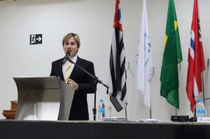 Vereador Lisandro na Tribuna da Câmara. Foto: Ricardo Bittner
