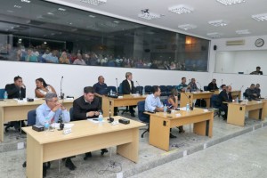 Vereadores durante a primeira sessão ordinária da 17ª legislatura. Foto: Ricardo Bittner