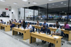 Vereadores durante sessão do dia 1º. Foto: Ricardo Bittner
